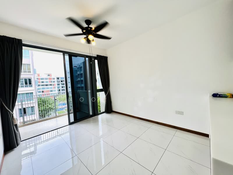 Palm Isles, 42 Flora Drive, 1 Bedroom, 517 sqft, Condominium For Sale, by Noor Deen, 500213272 - Balcony - PropertyGuru.com.sg