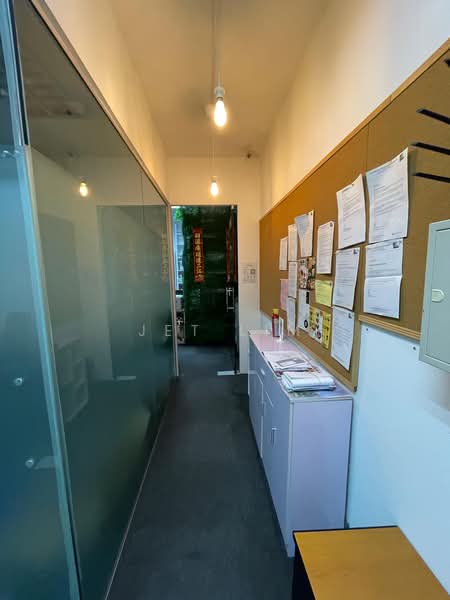 Wcega Tower, 21 Bukit Batok Crescent, 969 sqft, Light Industrial (B1) For Sale, by Jet Lim, 500213278 - Corridor - CommercialGuru.com.sg