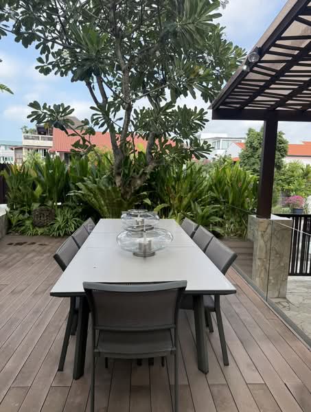 Featured in Tatler Homes Siglap, , 5 Bedrooms, 4,352 sqft, Detached House For Sale, by Jessie Lim, 500213283 - Garden - PropertyGuru.com.sg