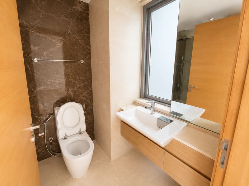 Centro Residences, 59 Ang Mo Kio Avenue 8, 4 Bedrooms, 1,281 sqft, Condominium For Sale, by Lim Kai Xian, 500213285 - Bathroom - PropertyGuru.com.sg