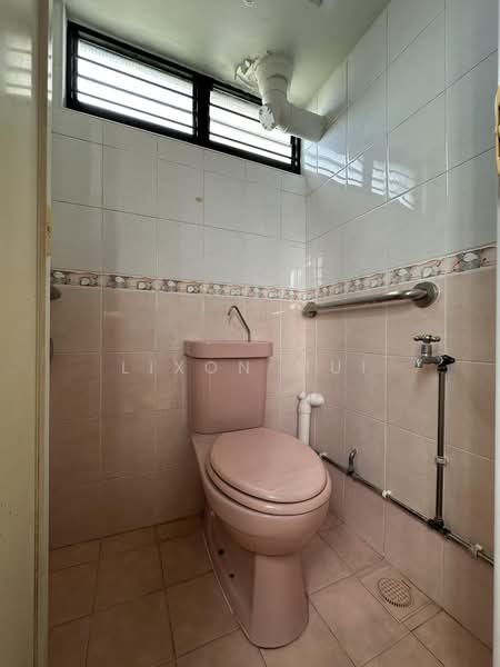 185 Boon Lay Avenue, 185 Boon Lay Avenue, 2 Bedrooms, 635 sqft, HDB Flat For Rent, by Lixon Mui, 500213288 - Bathroom - PropertyGuru.com.sg