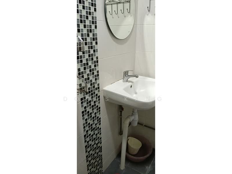 637 Ang Mo Kio Avenue 6, 637 Ang Mo Kio Avenue 6, Room Rental, 120 sqft, HDB Flat For Rent, by Doris Kang, 500213295 - Bathroom - PropertyGuru.com.sg