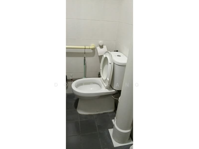 637 Ang Mo Kio Avenue 6, 637 Ang Mo Kio Avenue 6, Room Rental, 120 sqft, HDB Flat For Rent, by Doris Kang, 500213295 - Bathroom - PropertyGuru.com.sg