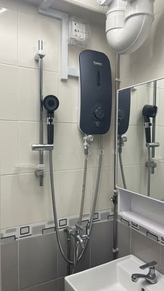 Common Room available for rent in Ang Mo Kio Area, 052, , Room Rental, 130 sqft, HDB Flat For Rent, by Nickson Guay, 500213302 - Bathroom - PropertyGuru.com.sg