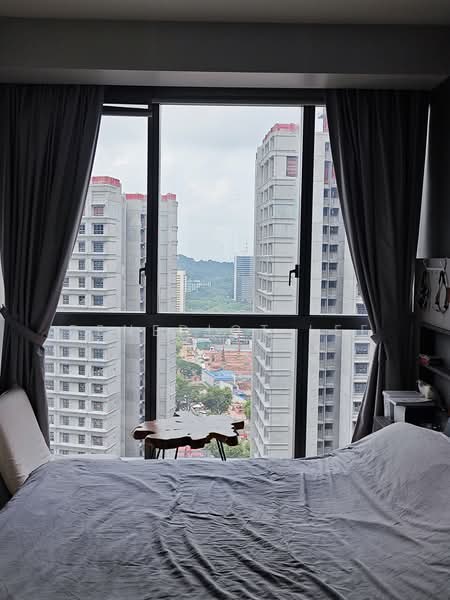 Echelon, 7 Alexandra View, 3 Bedrooms, 1,475 sqft, Condominium For Sale, by Benedict Lee, 500213307 - Master Bedroom - PropertyGuru.com.sg