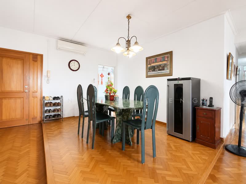 Goldhill Towers, 38 Goldhill Avenue, 3 Bedrooms, 1,550 sqft, Apartment For Sale, by Wong Lay Cheng (黄丽清), 500213308 - Dining Room - PropertyGuru.com.sg