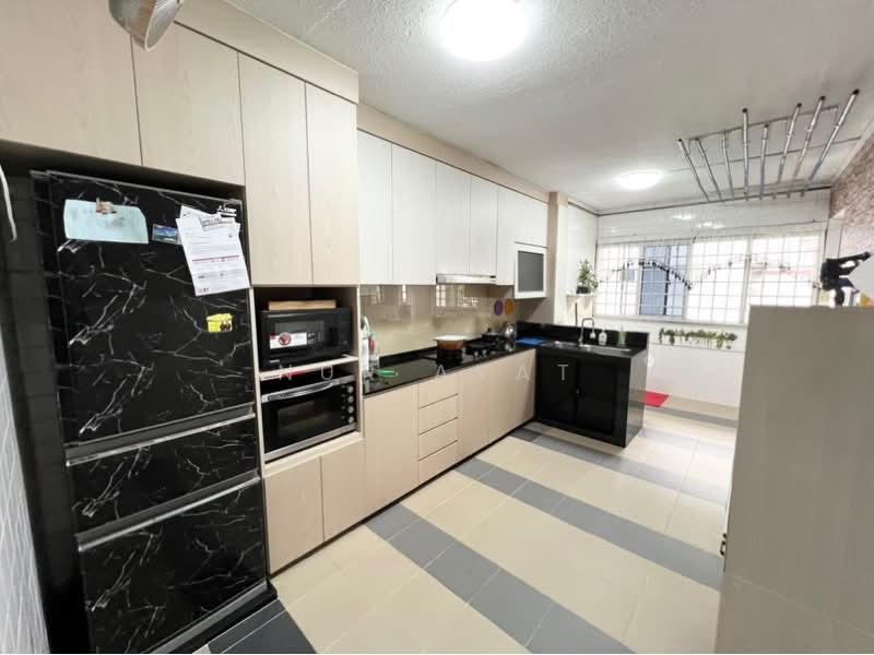 145 Bukit Batok Street 11, 145 Bukit Batok Street 11, 3 Bedrooms, 1,001 sqft, HDB Flat For Sale, by Nur Ayat, 500213310 - PropertyGuru.com.sg