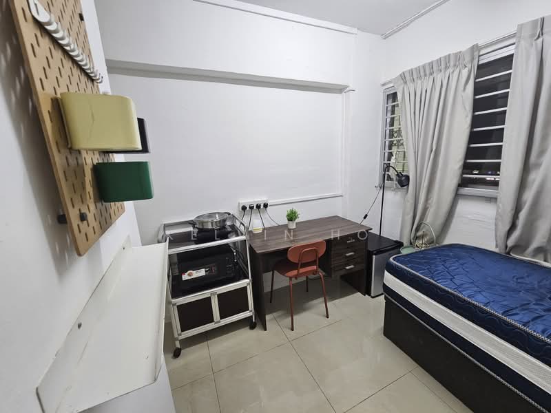 503 Jurong West Avenue 1, 503 Jurong West Avenue 1, Room Rental, 100 sqft, HDB Flat For Rent, by Kelvin Ho, 500213311 - Bedroom - PropertyGuru.com.sg