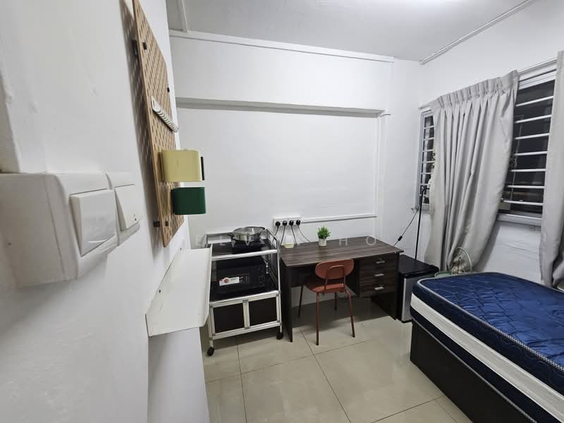 503 Jurong West Avenue 1, 503 Jurong West Avenue 1, Room Rental, 100 sqft, HDB Flat For Rent, by Kelvin Ho, 500213311 - Bedroom - PropertyGuru.com.sg