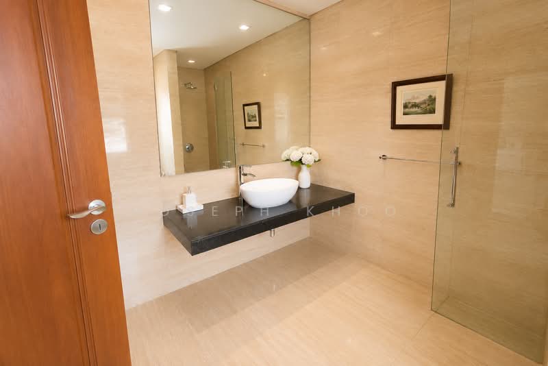 Ewart Park GCB, Ewart Road, 5 Bedrooms, 12,488 sqft, Good Class Bungalow For Sale, by Joseph Khoo, 500213312 - Bedroom 2 Bathroom - PropertyGuru.com.sg