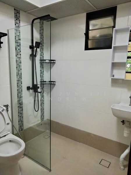 592C Montreal Ville, 592C Montreal Link, Room Rental, 100 sqft, HDB Flat For Rent, by Siyo Jun Jie Andrew, 500213313 - Bathroom - PropertyGuru.com.sg