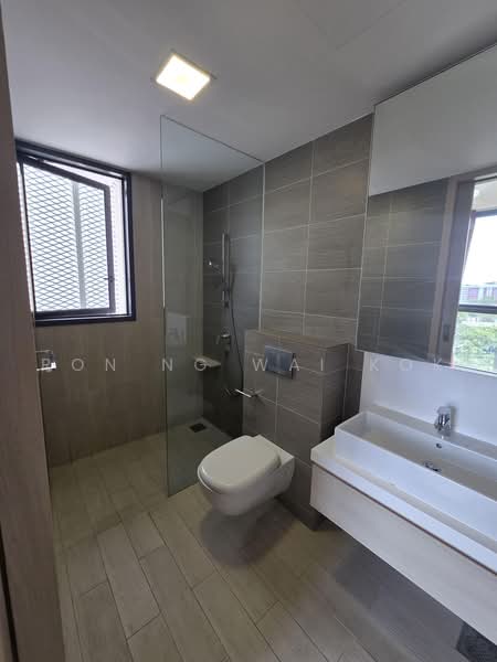 The Panorama, 18 Ang Mo Kio Ave 2, 2 Bedrooms, 700 sqft, Condominium For Sale, by Ron Ng Wai Kok, 500213319 - Bathroom - PropertyGuru.com.sg