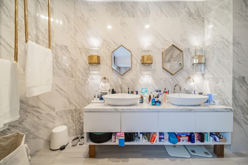 Neptune Court, 2 Marine Vista, 3 Bedrooms, 1,636 sqft, Apartment For Sale, by Harry Yap, 500213321 - Bathroom - PropertyGuru.com.sg