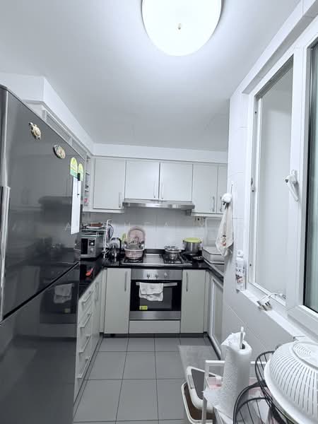 The Warren, 55 Choa Chu Kang Loop, 2 Bedrooms, 1,066 sqft, Apartment For Sale, by Anthea Yeo 杨丽娇, 500213332 - Kitchen - PropertyGuru.com.sg