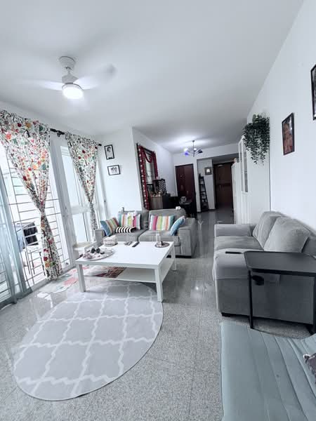 The Warren, 55 Choa Chu Kang Loop, 2 Bedrooms, 1,066 sqft, Apartment For Sale, by Anthea Yeo 杨丽娇, 500213332 - Living Room - PropertyGuru.com.sg