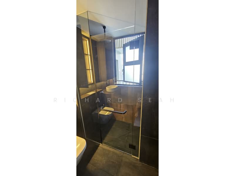 Mori, 223 Guillemard Road, 3 Bedrooms, 958 sqft, Condominium For Sale, by Richard Seah, 500213339 - Master Bathroom - PropertyGuru.com.sg