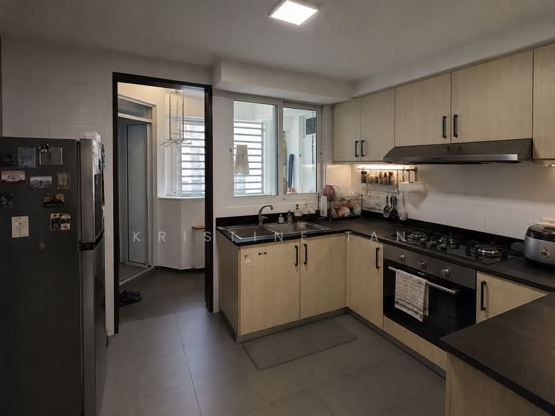 The Warren, 37 Choa Chu Kang Loop, 3 Bedrooms, 1,249 sqft, Apartment For Sale, by Kristine Tan, 500213342 - Kitchen - PropertyGuru.com.sg