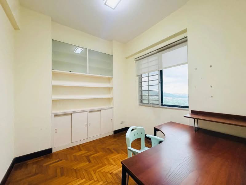 Regent Heights, 56 Bukit Batok East Avenue 5, 3 Bedrooms, 1,163 sqft, Condominium For Sale, by STEVEN NG, 500213360 - Study - PropertyGuru.com.sg