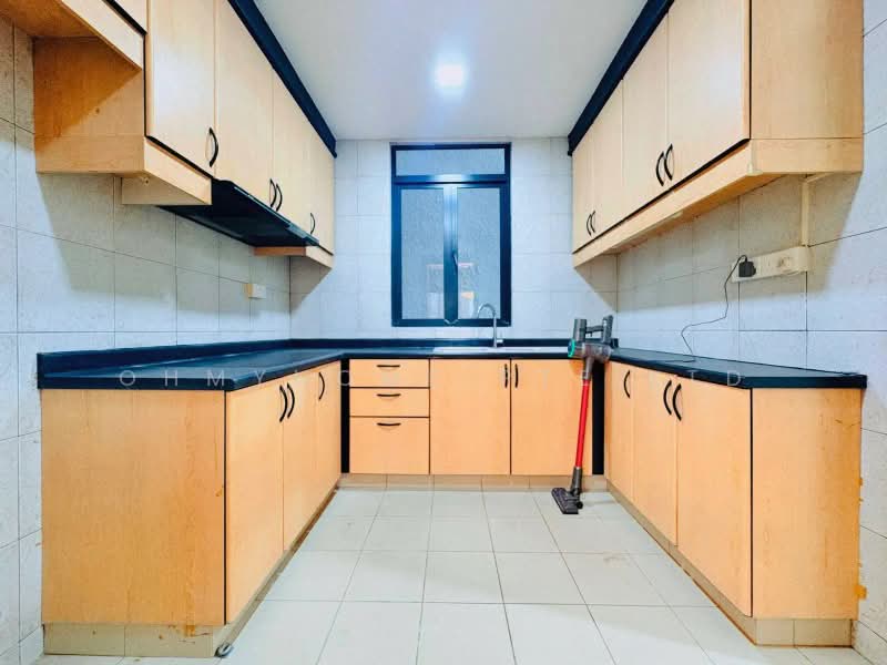Regent Heights, 56 Bukit Batok East Avenue 5, 3 Bedrooms, 1,163 sqft, Condominium For Sale, by STEVEN NG, 500213360 - Kitchen - PropertyGuru.com.sg