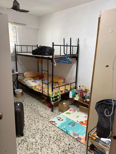 320 Clementi Avenue 4, 320 Clementi Avenue 4, 2 Bedrooms, 720 sqft, HDB Flat For Rent, by James Tan, 500213377 - Bedroom - PropertyGuru.com.sg