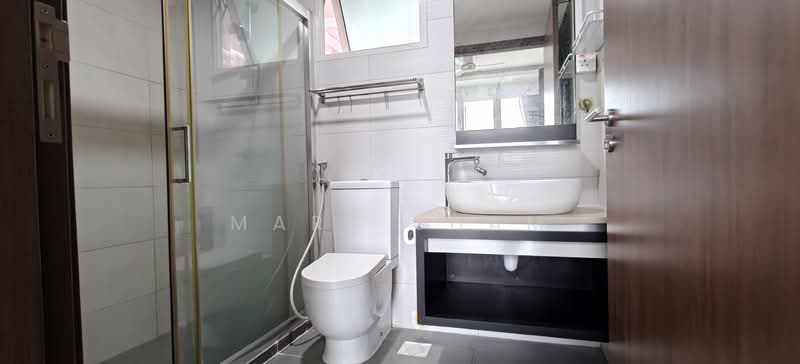 1 Canberra, 13 Canberra Drive, 2 Bedrooms, 680 sqft, Executive Condominium For Rent, by Mark Sham, 500213389 - Master Bathroom - PropertyGuru.com.sg