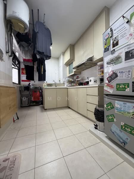 27B Jalan Membina, 27B Jalan Membina, 3 Bedrooms, 969 sqft, HDB Flat For Sale, by Desmond Lee, 500213403 - Kitchen - PropertyGuru.com.sg