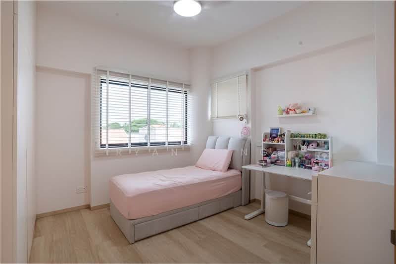 Nouvelle Park, 131 Poh Huat Road West, 3 Bedrooms, 1,107 sqft, Condominium For Sale, by Ryan Heng, 500213407 - Bedroom - PropertyGuru.com.sg