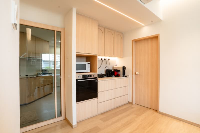 Nouvelle Park, 131 Poh Huat Road West, 3 Bedrooms, 1,107 sqft, Condominium For Sale, by Ryan Heng, 500213407 - Kitchen - PropertyGuru.com.sg