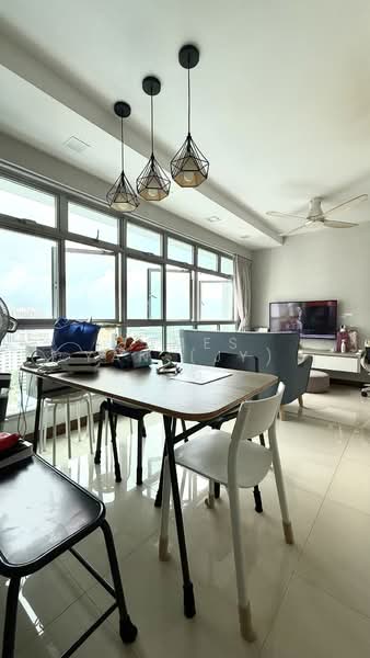 440B Clementi Avenue 3, 440B Clementi Avenue 3, Room Rental, 110 sqft, HDB Flat For Rent, by James Yan (JY), 500213408 - Living Room - PropertyGuru.com.sg