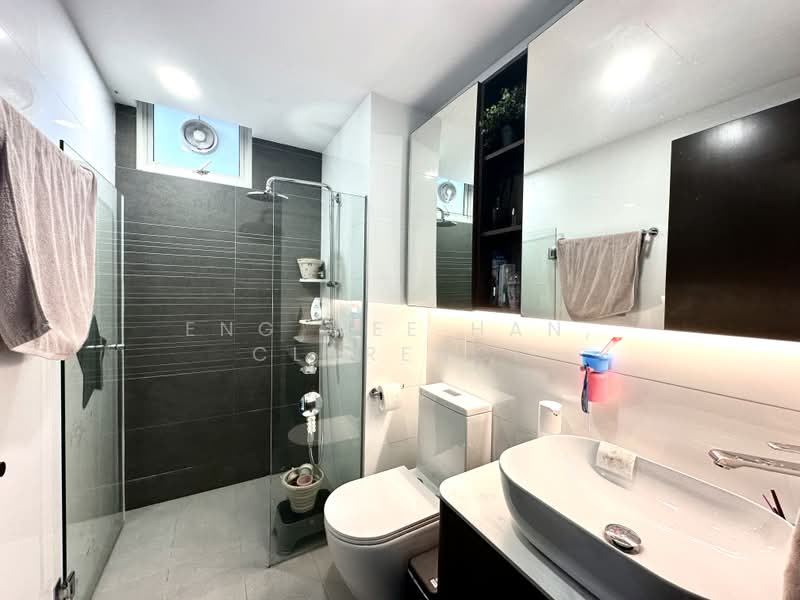 Lake Life, 6 Tao Ching Road, 3 Bedrooms, 1,119 sqft, Executive Condominium For Sale, by Eng Wee Han, Clarence, 500213413 - Bathroom - PropertyGuru.com.sg