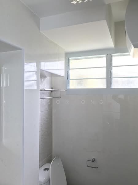 180 Ang Mo Kio Avenue 5, 180 Ang Mo Kio Avenue 5, 2 Bedrooms, 732 sqft, HDB Flat For Rent, by Alson Ong, 500213416 - Bathroom - PropertyGuru.com.sg