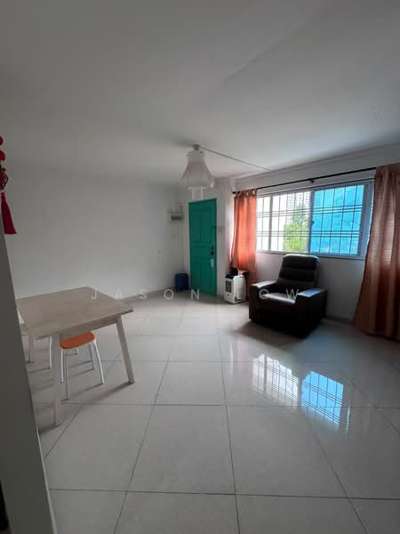 252 Hougang Avenue 3, 252 Hougang Avenue 3, 3 Bedrooms, 1,033 sqft, HDB Flat For Sale, by Jason Low, 500213429 - Living Room - PropertyGuru.com.sg