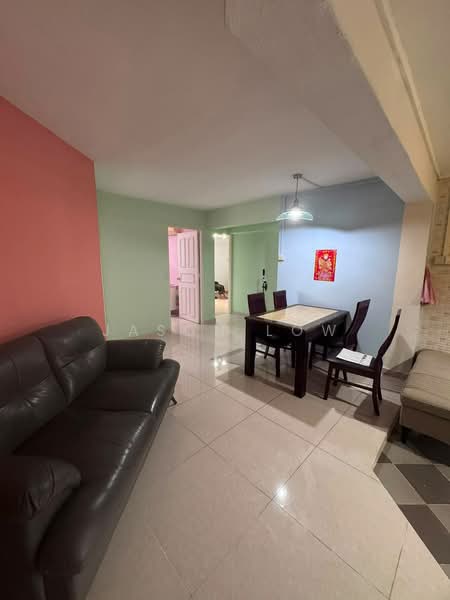 252 Hougang Avenue 3, 252 Hougang Avenue 3, 3 Bedrooms, 1,033 sqft, HDB Flat For Sale, by Jason Low, 500213429 - Living Room - PropertyGuru.com.sg