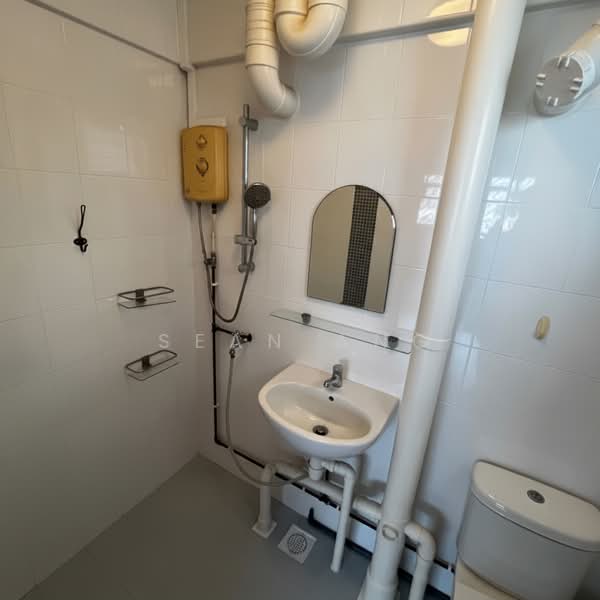 357 Clementi Avenue 2, 357 Clementi Avenue 2, 3 Bedrooms, 1,259 sqft, HDB Flat For Sale, by Sean Ang, 500213432 - Bathroom - PropertyGuru.com.sg