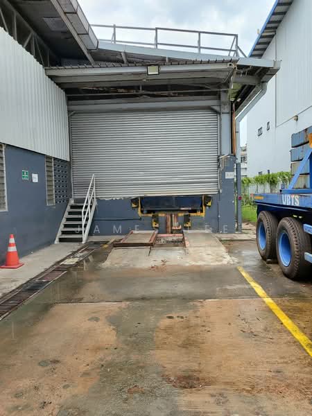8 Tanjong Penjuru, 8 Tanjong Penjuru, 25,000 sqft, Warehouse For Rent, by James Lee, 500213502 - Exterior - CommercialGuru.com.sg