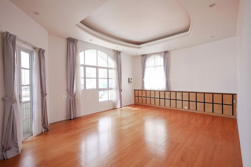 3-storey semi-detached house with basement in popular D16, , 5 Bedrooms, 11,200 sqft, Semi-Detached House For Sale, by Harvey Chia, 500213504 - Interior - PropertyGuru.com.sg