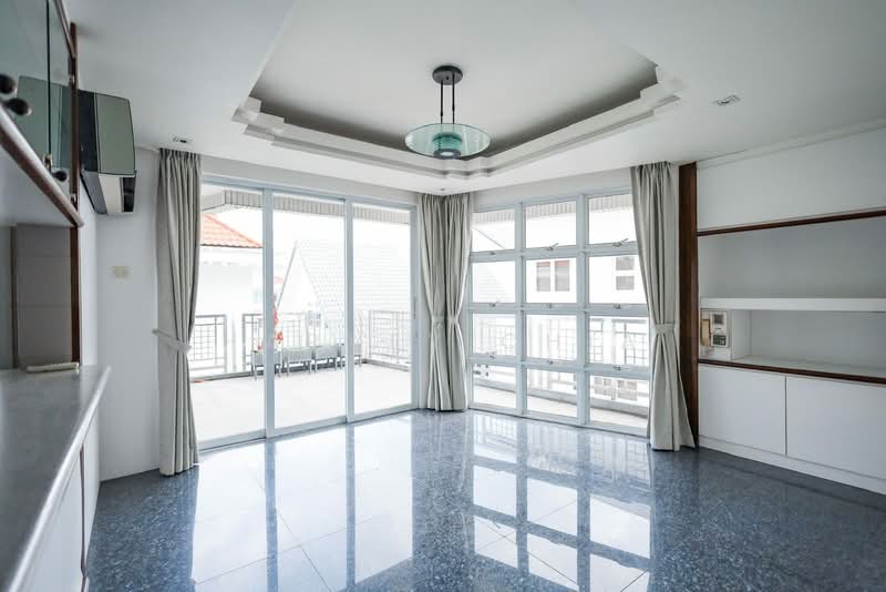 3-storey semi-detached house with basement in popular D16, , 5 Bedrooms, 11,200 sqft, Semi-Detached House For Sale, by Harvey Chia, 500213504 - Balcony - PropertyGuru.com.sg
