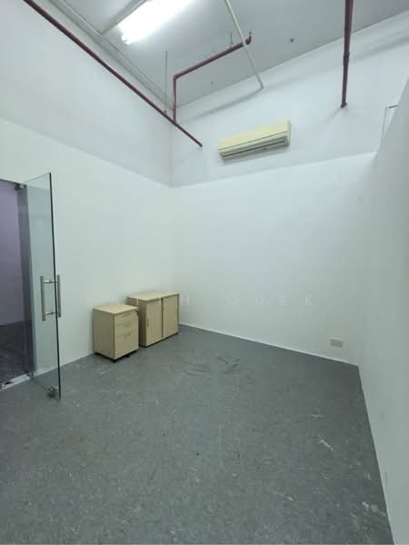 Unity Centre, 51 Bukit Batok Crescent, 1,561 sqft, Light Industrial (B1) For Sale, by Faith Quek, 500213512 - CommercialGuru.com.sg