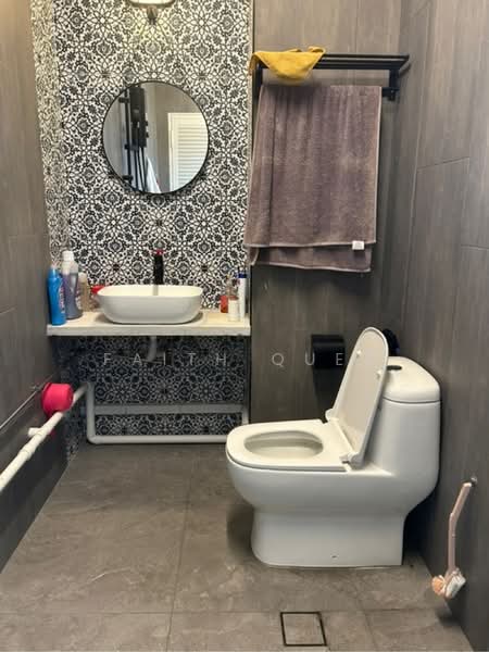 Unity Centre, 51 Bukit Batok Crescent, 1,561 sqft, Light Industrial (B1) For Sale, by Faith Quek, 500213512 - CommercialGuru.com.sg