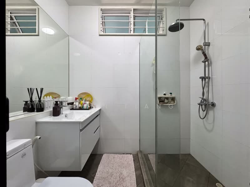 Eng Hoon Street, Eng Hoon Street, 5 Bedrooms, 2,644 sqft, Shophouse For Sale, by Lynn Tiang, 500213534 - Bathroom - PropertyGuru.com.sg