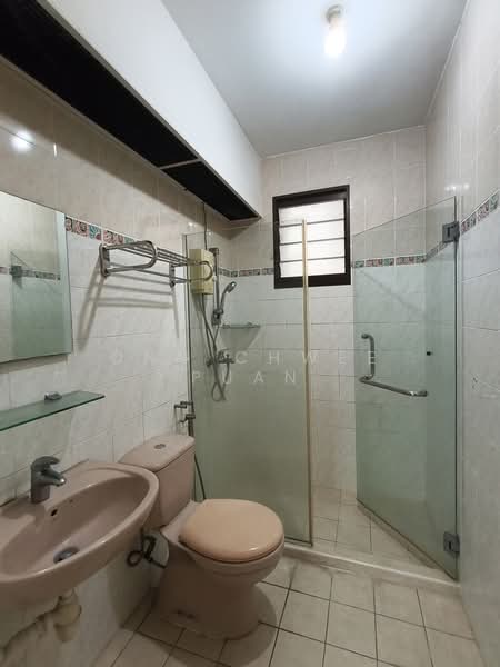 108C Mcnair Road, 108C Mcnair Road, 3 Bedrooms, 926 sqft, HDB Flat For Sale, by Ong Chwee Puan, 500213538 - Bathroom - PropertyGuru.com.sg