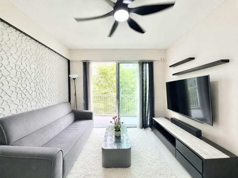 450 Yishun Ring Road, 450 Yishun Ring Road, 3 Bedrooms, 990 sqft, HDB Flat For Sale, by Aaron Teo, 500213549 - Living Room - PropertyGuru.com.sg