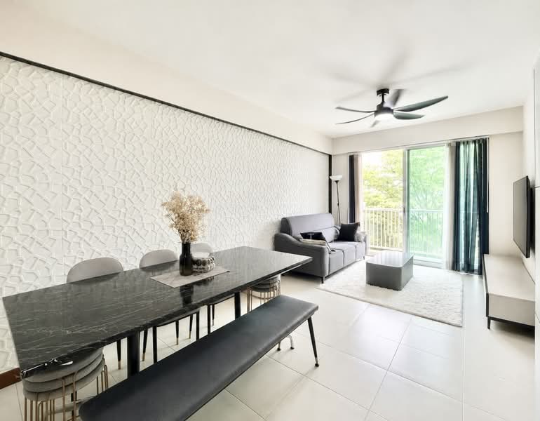 450 Yishun Ring Road, 450 Yishun Ring Road, 3 Bedrooms, 990 sqft, HDB Flat For Sale, by Aaron Teo, 500213549 - Living Room - PropertyGuru.com.sg