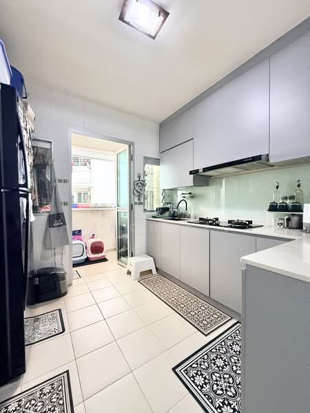 450 Yishun Ring Road, 450 Yishun Ring Road, 3 Bedrooms, 990 sqft, HDB Flat For Sale, by Aaron Teo, 500213549 - Kitchen - PropertyGuru.com.sg