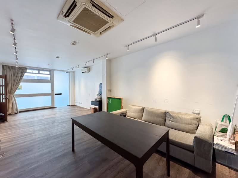 Tiong Bahru Residential Shophouse Inter-Terrace, Eng Hoon Street / Tiong Bahru Estate, 5 Bedrooms, 2,644 sqft, Terraced House For Sale, by Caryn Wong, 500213550 - Living Room - PropertyGuru.com.sg