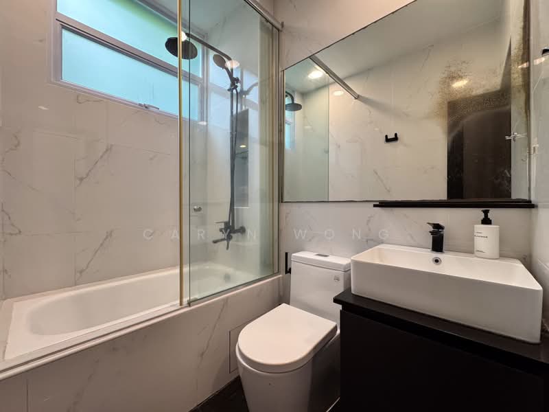 Tiong Bahru Residential Shophouse Inter-Terrace, Eng Hoon Street / Tiong Bahru Estate, 5 Bedrooms, 2,644 sqft, Terraced House For Sale, by Caryn Wong, 500213550 - Bathroom - PropertyGuru.com.sg