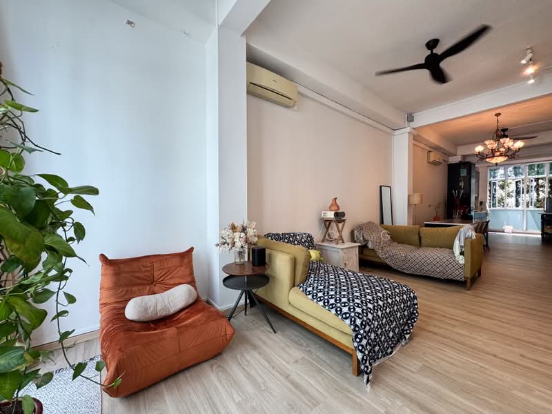 Tiong Bahru Residential Shophouse Inter-Terrace, Eng Hoon Street / Tiong Bahru Estate, 5 Bedrooms, 2,644 sqft, Terraced House For Sale, by Caryn Wong, 500213550 - Living Room - PropertyGuru.com.sg