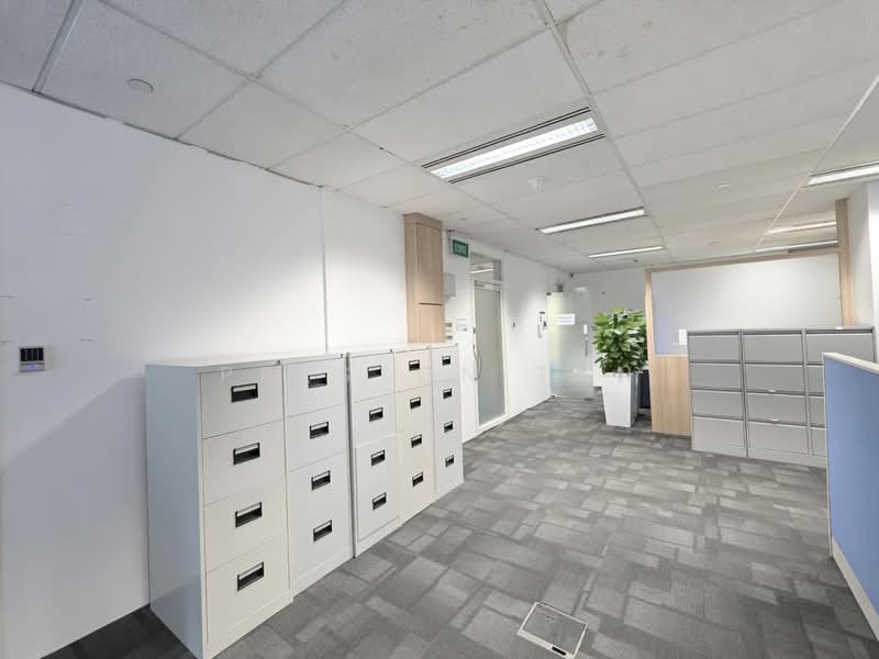 135 Cecil Street, 135 Cecil Street, 3,430 sqft, Office For Rent, by Preston Tan, 500213574 - Corridor - CommercialGuru.com.sg