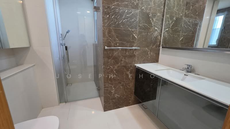 76 Shenton, 76 Shenton Way, 1 Bedroom, 624 sqft, Apartment For Rent, by Joseph Khoo, 500213579 - Bathroom - PropertyGuru.com.sg