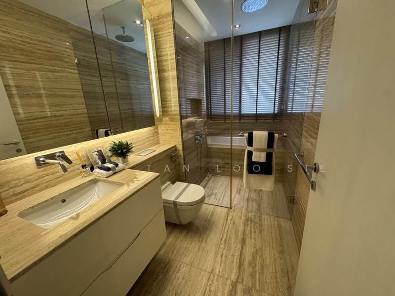 Lloyd SixtyFive, 65 Lloyd Road, 3 Bedrooms, 2,422 sqft, Condominium For Sale, by Lucy Tan Loo Sie, 500213617 - Bathroom - PropertyGuru.com.sg
